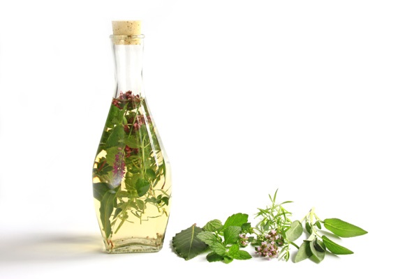 Domácí bylinkový likér pro dlouhý život, dlouhověkost