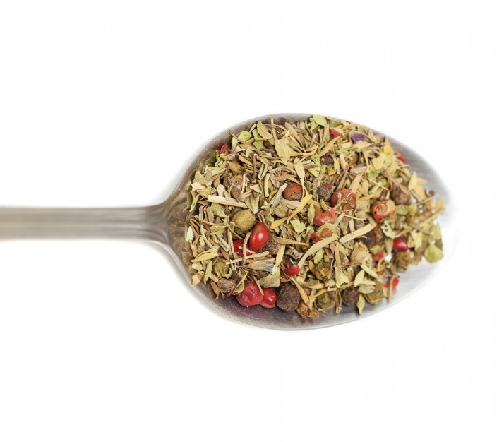 Míchání bylin do čajových směsí - postup, návod (sušené a čerstvé byliny)